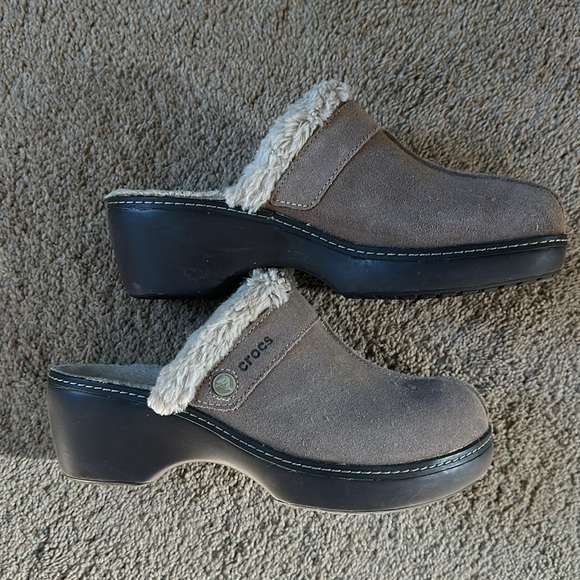 Crocs fleece clogs, size 10 - Picture 4 of 7